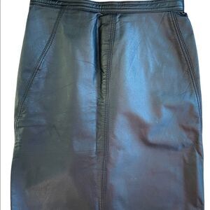 Tarazzia black lined leather pencil skirt, size 7/8